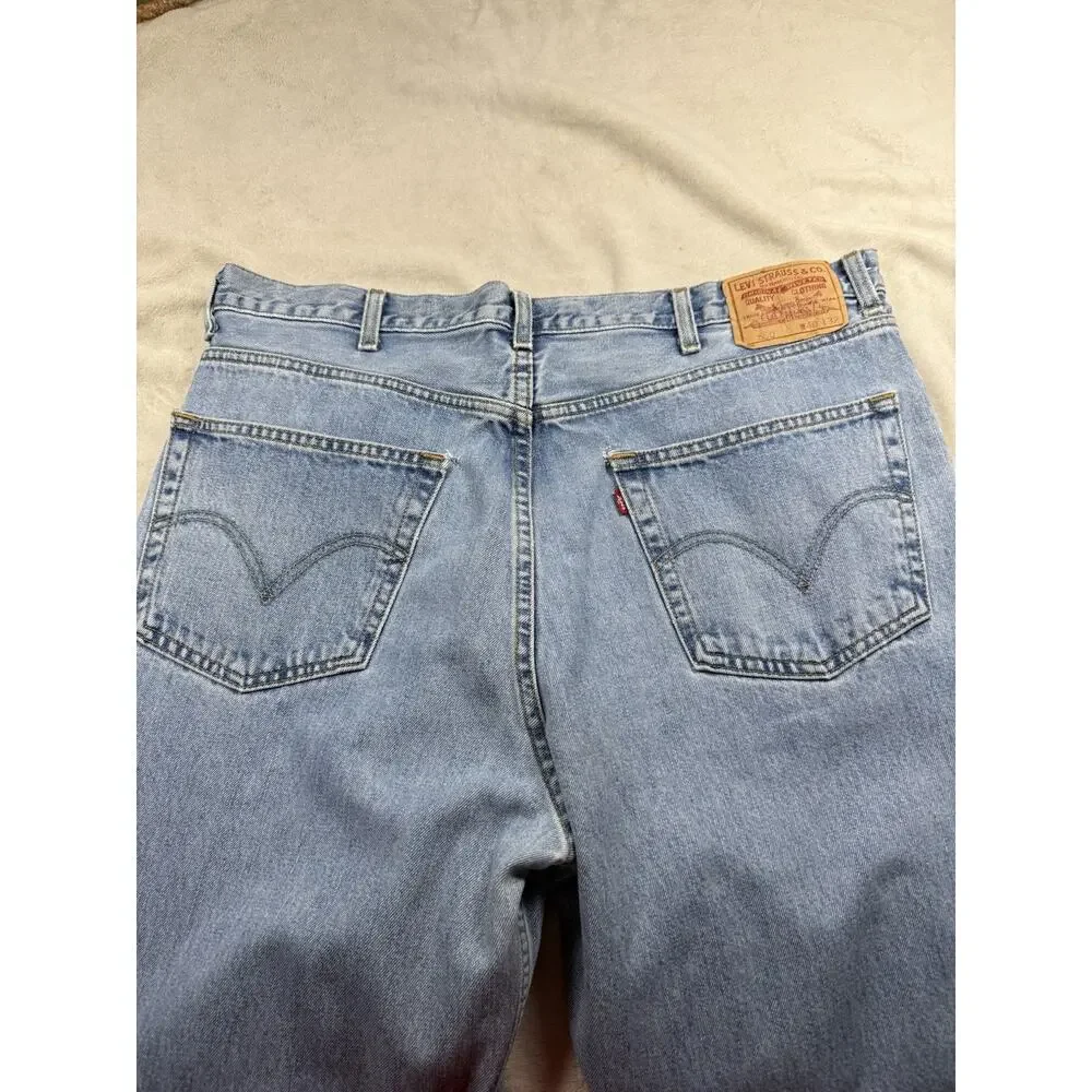 Levis 550 Jeans Mens 40x32 Relaxed Fit Light Wash Blue Denim Cotton